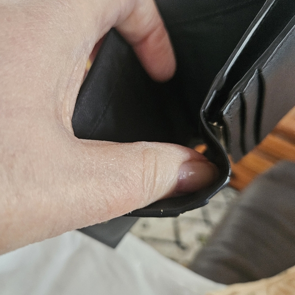 Valentino Garavani Medium Rockstud Leather Shoulder Bag & Wallet - Picture 15 of 16